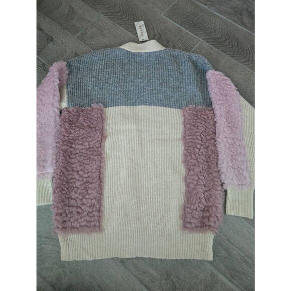 Women's Strut & Bolt Cream Gray Pink Faux Fur Cardigan Sweater Size Medium/Large - Picture 6 of 6